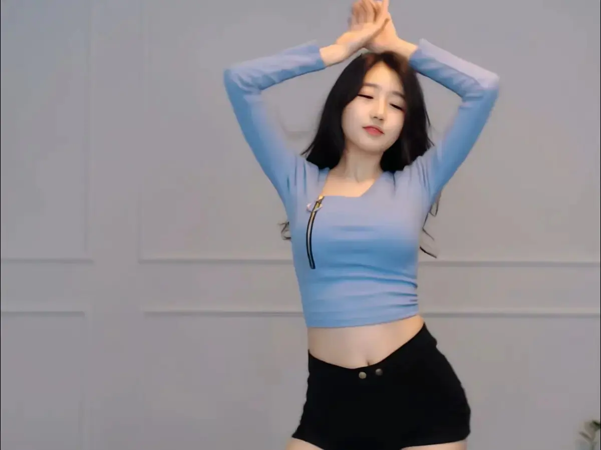 onlyfans每日大赛徐雅终极剪辑 - 8月加长版抖音爆款 - 高能瞬间抢先看 - 动漫免费在线观看
