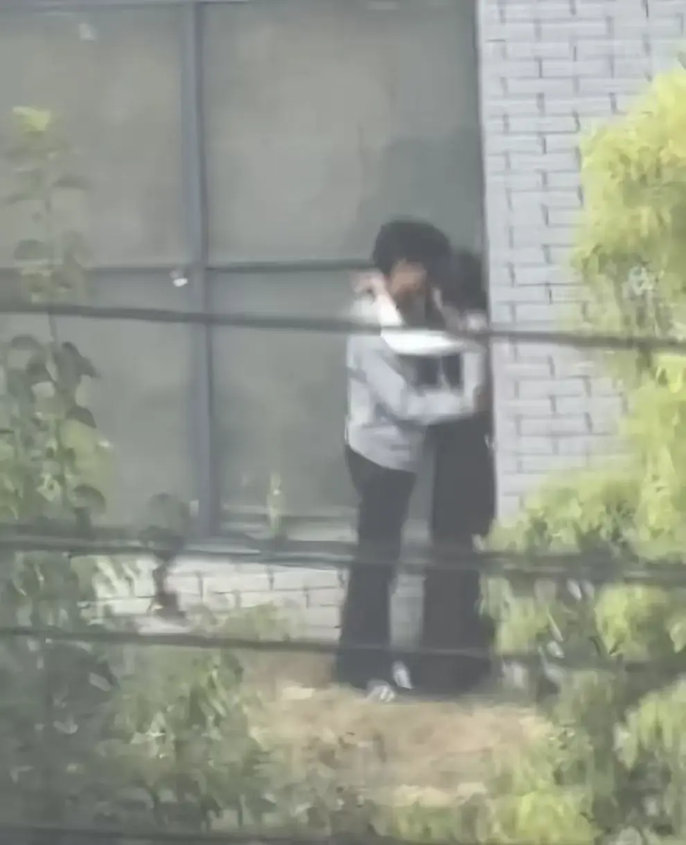 《蚌埠职教园情侣野外视频》完整版爆火-原生态高清画面免费看-蚌埠职教园情侣野外视频事件后续-全网热议抢先鉴赏